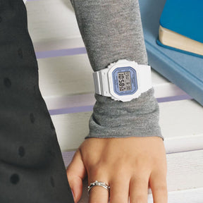 Casio Baby-G BGD-565SC-2BER rannekello valkoisella rannekkeella