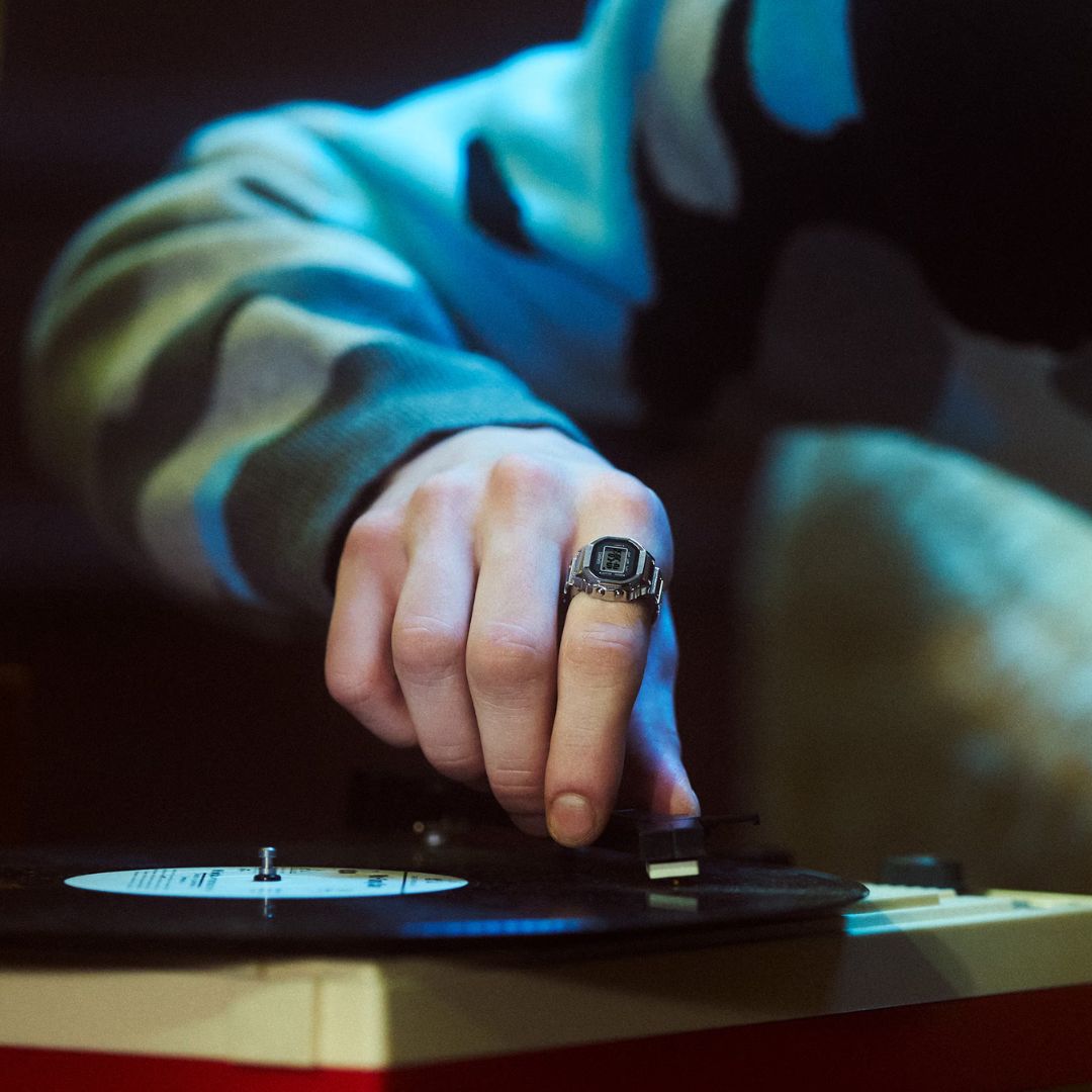 Casio CRW-001-1ER miesten sormuskello, hopea ranneke