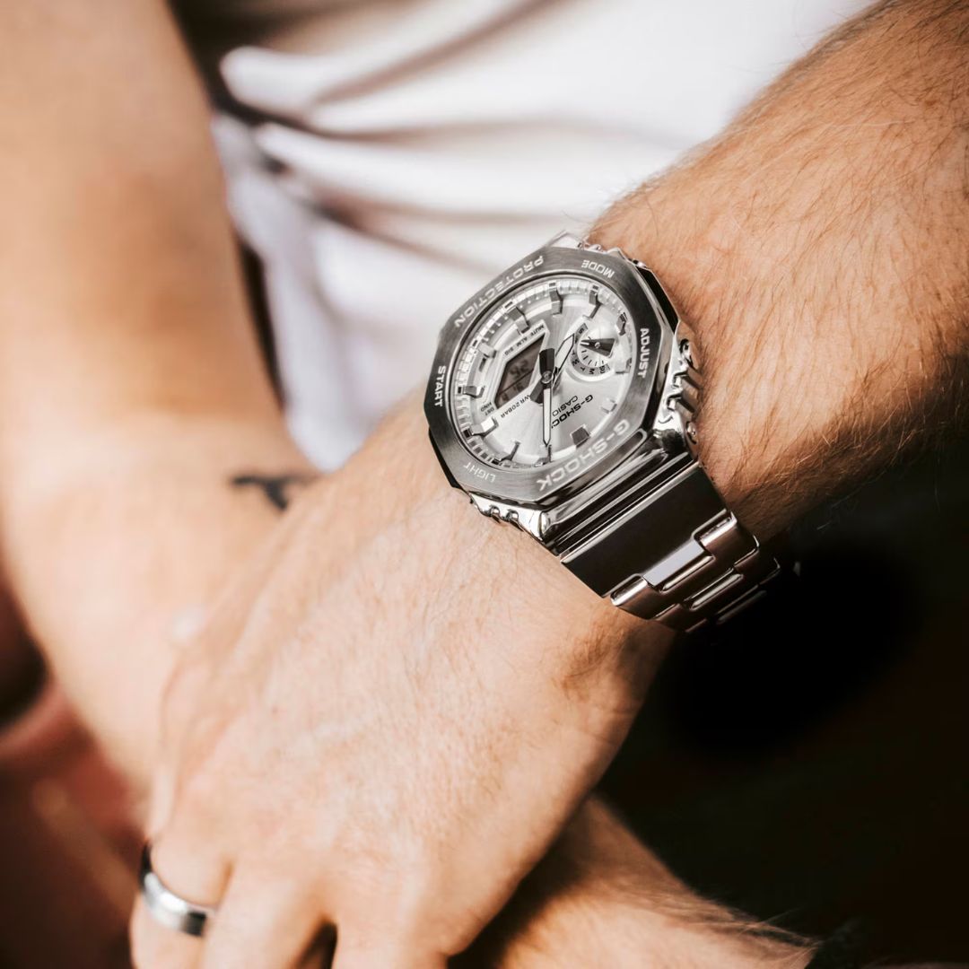 Casio G-Shock GM-2110D-7AER miesten rannekello