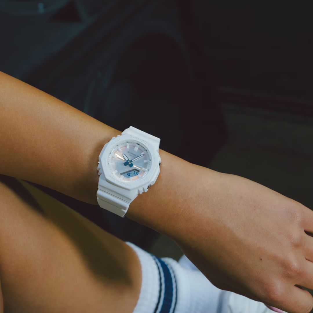 Casio G-Shock GMA-P2100PC-7AER naisten anadigi-rannekello