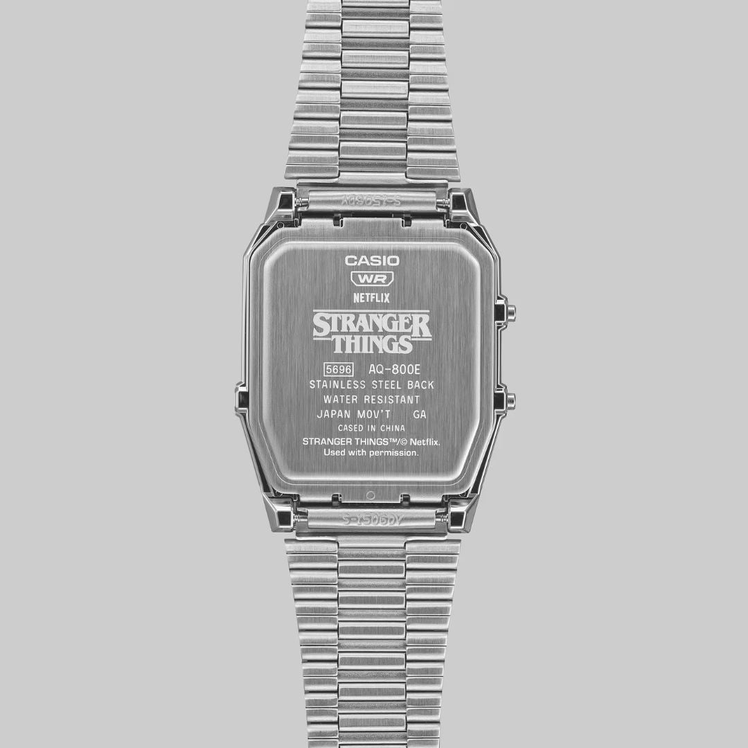 Casio Vintage AQ-800EST-1AER Stranger Things rannekello, hopeanvärinen kuori ja ranneke
