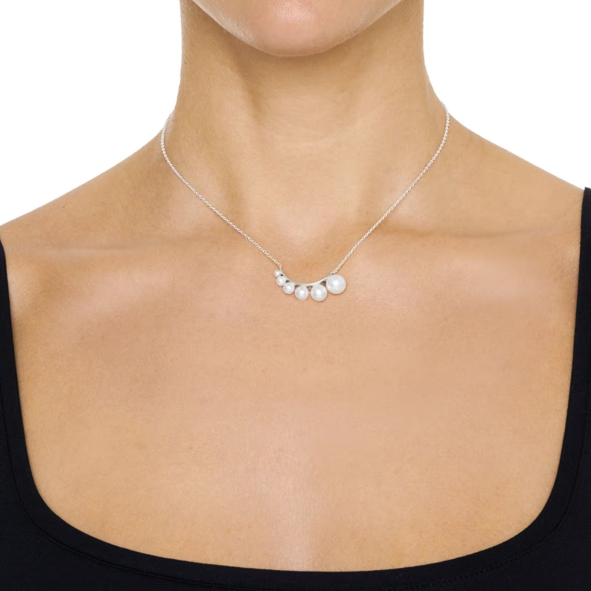 Efva Attling Strings of Pearls kaulakoru, hopea ja makeanvedenhelmet