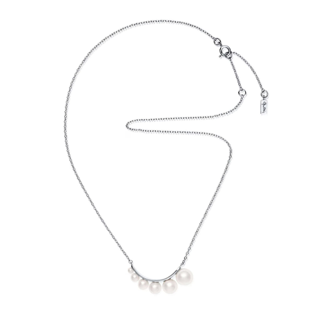 Efva Attling Strings of Pearls kaulakoru, hopea ja makeanvedenhelmet