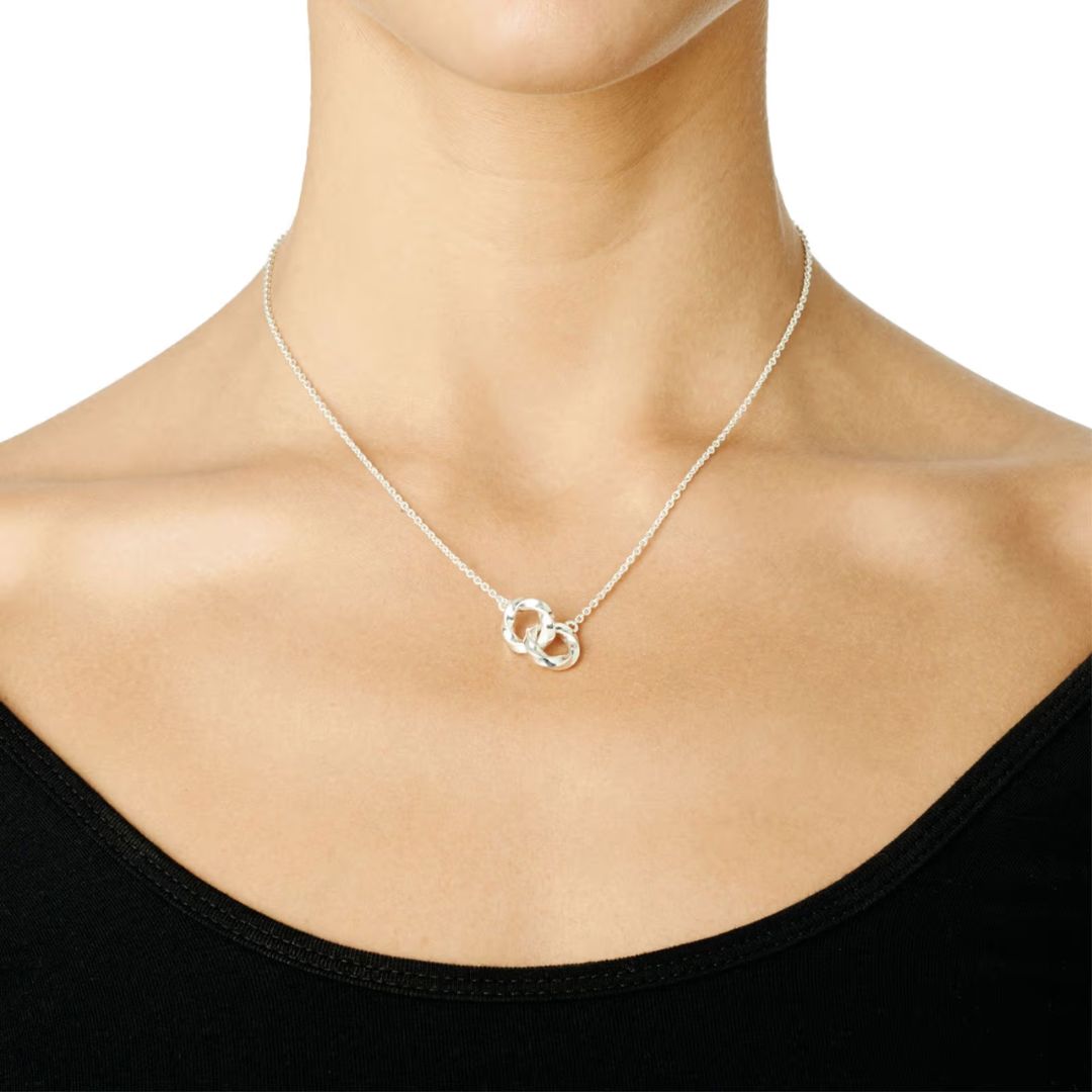 Efva Attling Viking Necklace hopeakaulakoru, kierretyillä renkailla