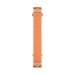Garminin persikanpinkki pitkä 20 mm kangasranneke QuickFit kiinnikkeillä valkoista taustaa vasten
