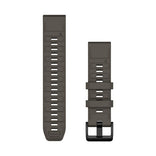 Garminin kivenharmaa 22 mm silikoniranneke säätöreikineen, kiinnityslenkkeineen ja mustine solkineen