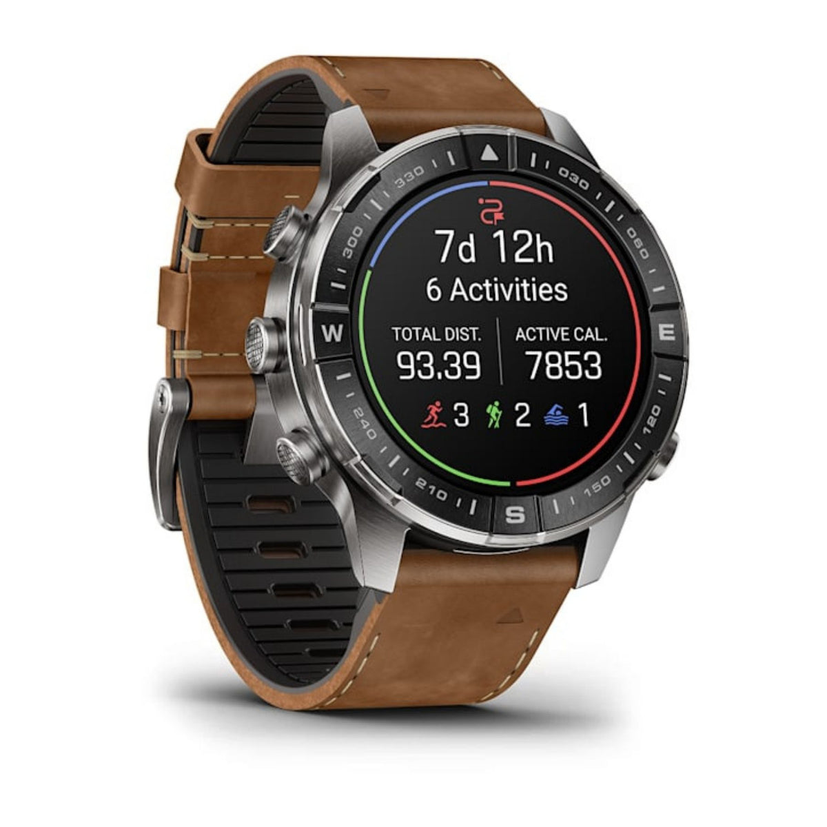 Garmin MARQ Gen 3 seikkailijan älykello, titaanirunko, ruskea nahkaranneke ja aktiivisuustietoja näyttävä pyöreä näyttö