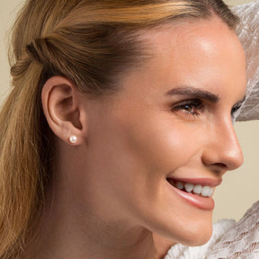 Helmikorvakorut 6-6,5mm helmillä, aidot makeanveden viljellyt helmet, valkokultaa