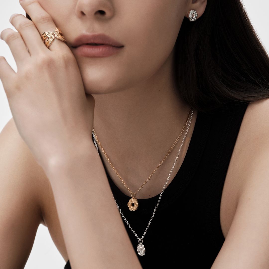 Kalevala Louhetar riipus, hopea