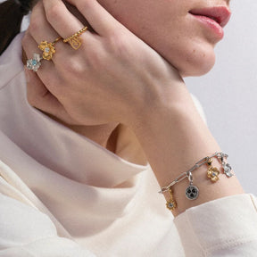 Lumoava Anna charm, hopeaa