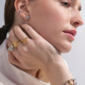 Lumoava Anna korvakorut sinisellä kivellä, hopea