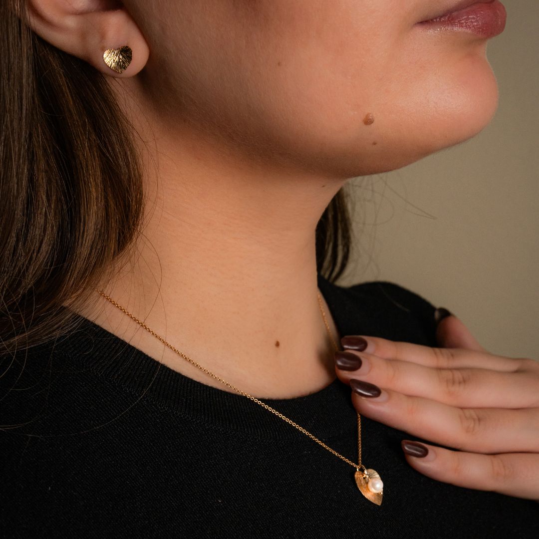 Lumoava Lily korvakorut, sydän, keltakultaa