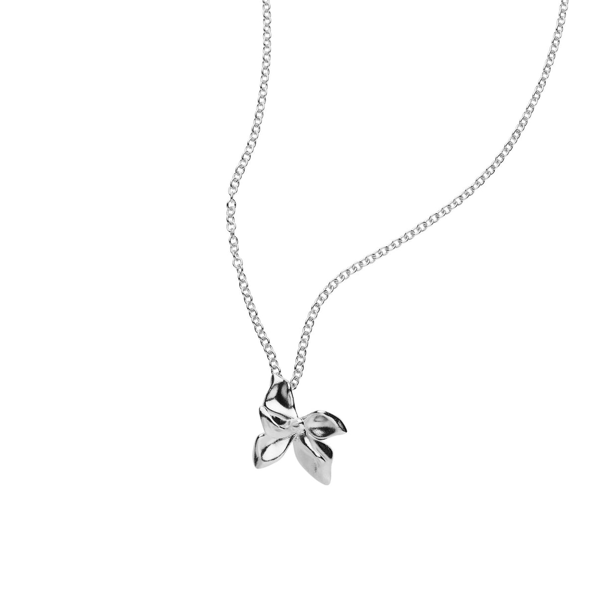 Lumoava Studio Bloom On riipus, hopeanväriseksi rodinoitu pronssi, LS56260500000