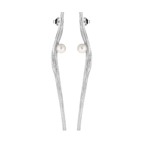 Lumoava Uoma korvakorut Akoya-helmellä, pitkät, hopeaa