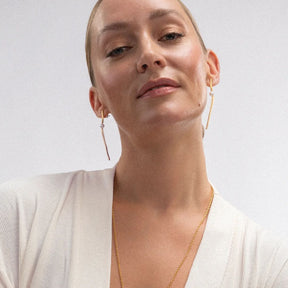 Lumoava Uoma korvakorut Akoya-helmellä, pitkät, hopeaa