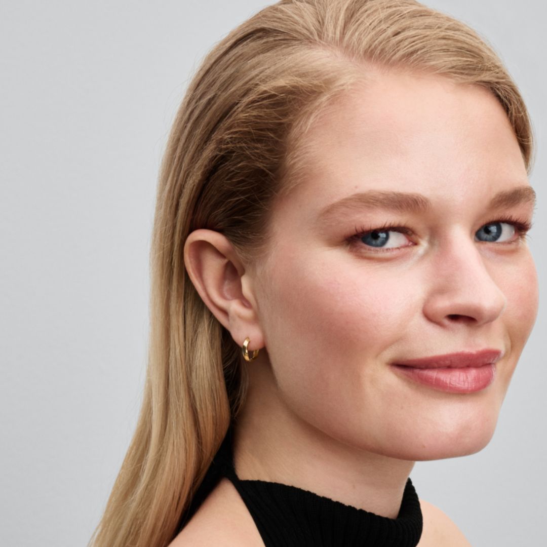 Pandora Essence Twisted Huggie rengaskorvakorut, keltakullattu, 263871C00