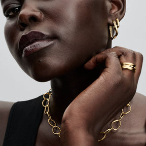 Pandora Essence Twisted sormus, keltakullattu, 163888C00