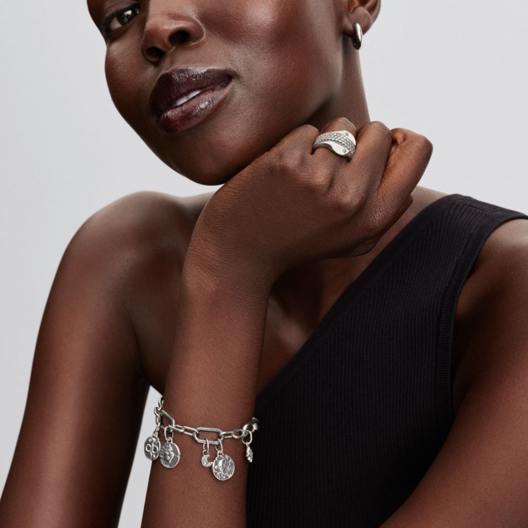 Pandora ME Infinity Snake Medallion hela, hopea, 793976C01