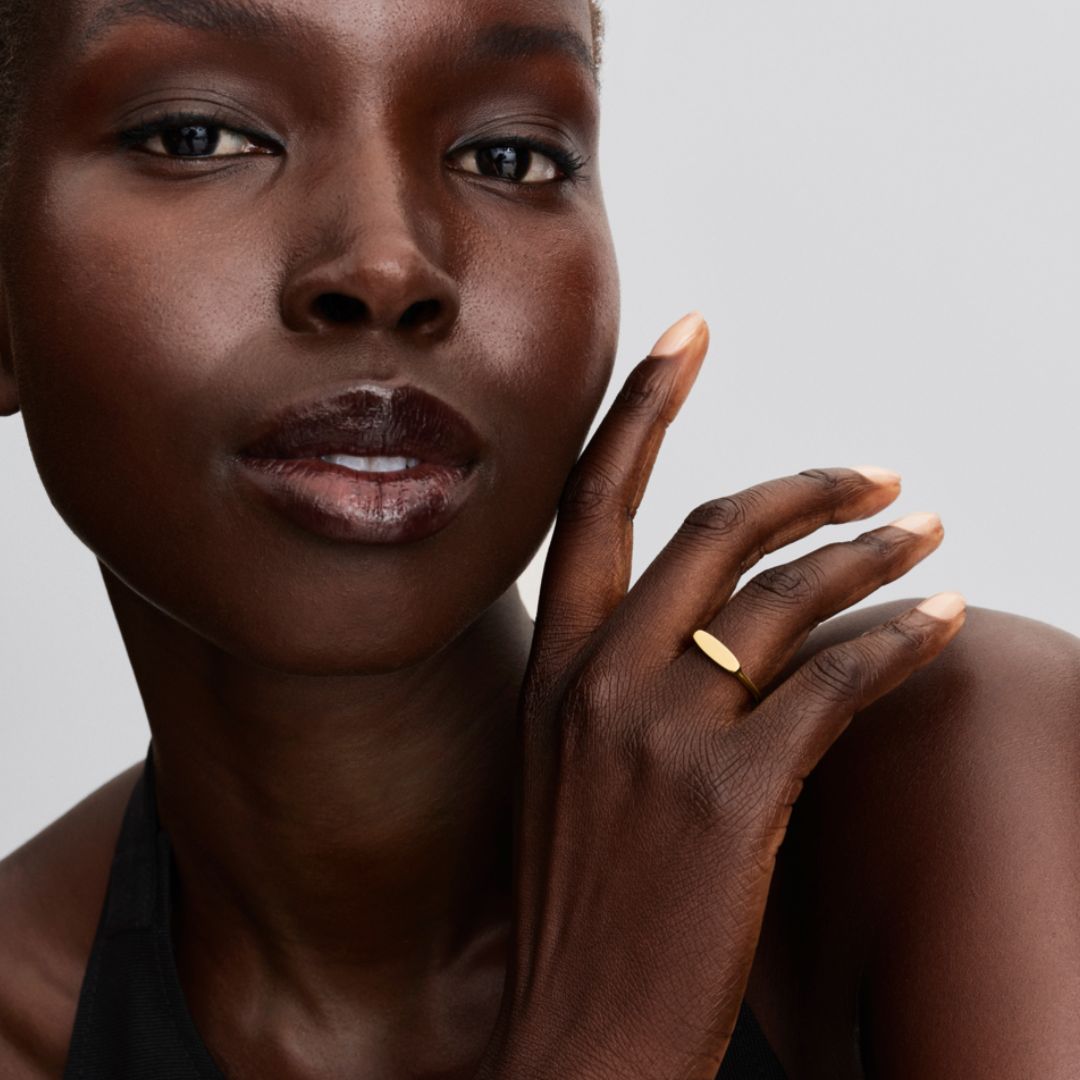 Pandora Moments Engravable sormus, keltakullattu, 163986C00