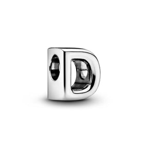 Pandora Moments Letter kirjainhela D