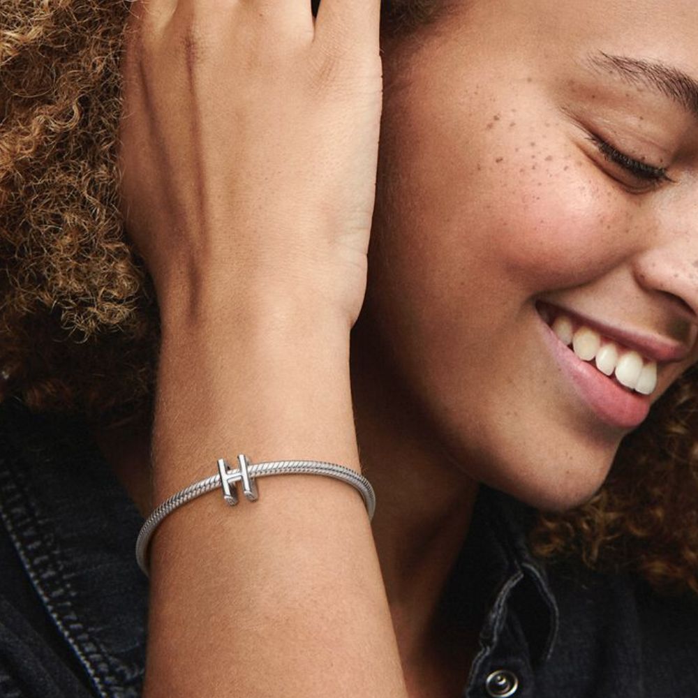 Pandora Moments kirjainhela H