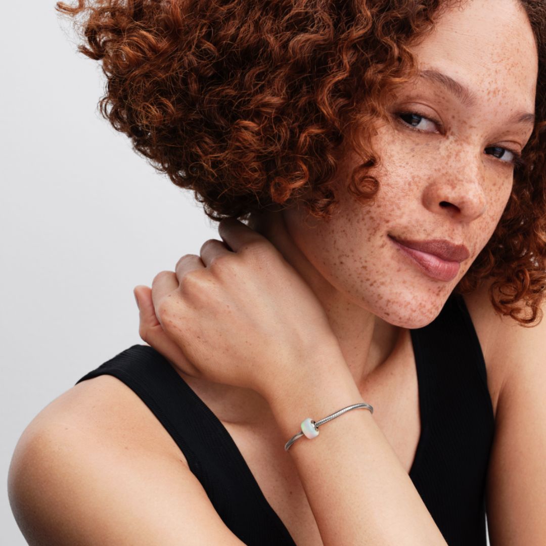 Pandora Moments Opalescent hela, hopea, 794245C01