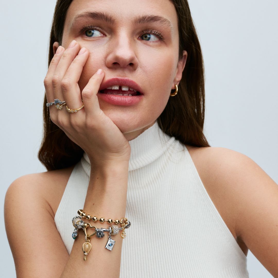 Pandora Moments Openable Passport hela, hopea, 792680C01