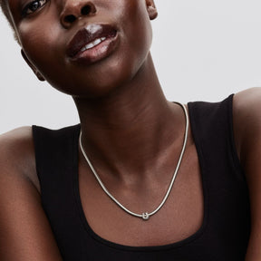 Pandora Moments Textured Horseshoe mini hela, hopea, 794056C00