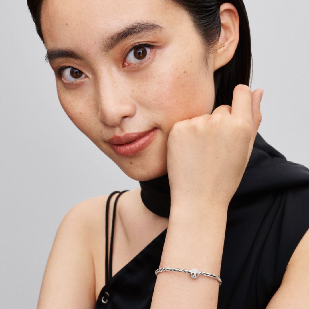 Pandora Moments Textured Skull mini hela, hopea, 794040C00