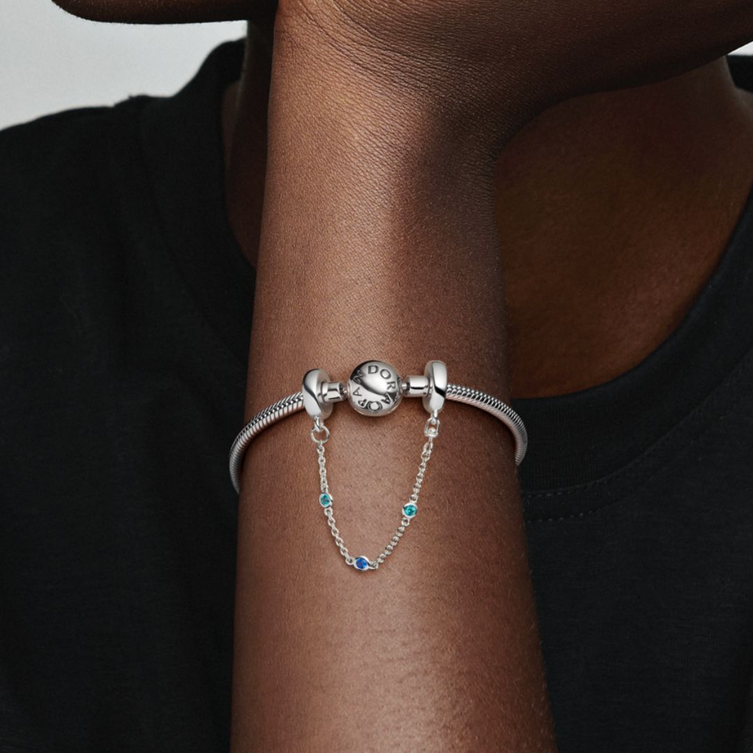 Pandora Moments Triple Blue Stone Safety Chain hela, hopea, 791688C01