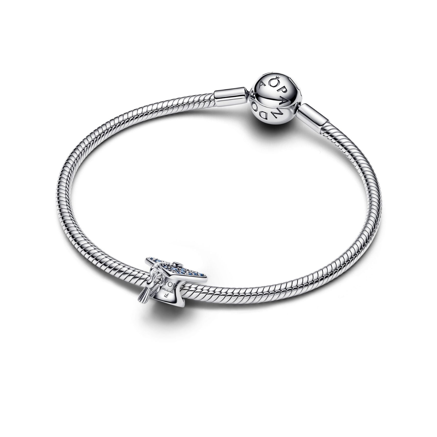 Pandora Sparkling Blue 2026 Graduation Cap hela, hopea, 794461C01