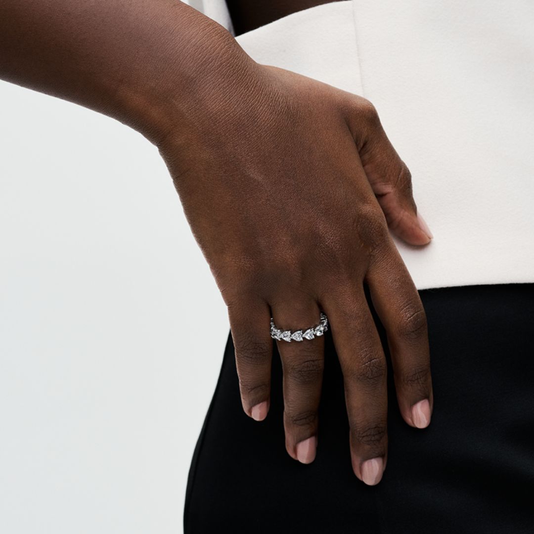 Pandora Timeless Band of Clear Hearts sormus, hopea, 193103C01