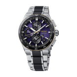 Seiko Astron GPS Solar miesten rannekello mustalla ja violetilla kellotaululla sekä teräsrannekkeella, etunäkymä kroonografilla