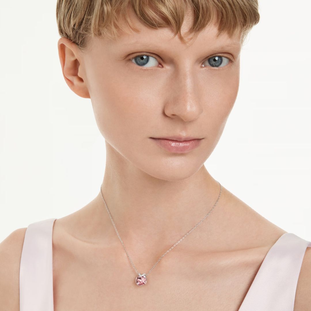 Swarovski Bella V riipus, vaalea metalli ja vaaleanpunainen kristalli 5734230