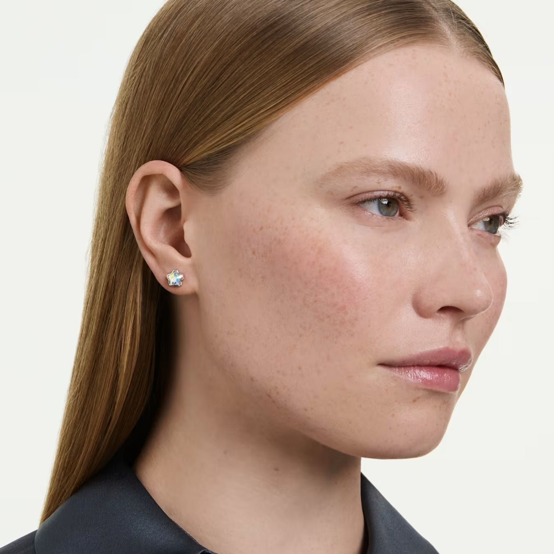 Swarovski Chroma korvakorut, vaalea metalli ja kirkkaat kristallit, 5754184