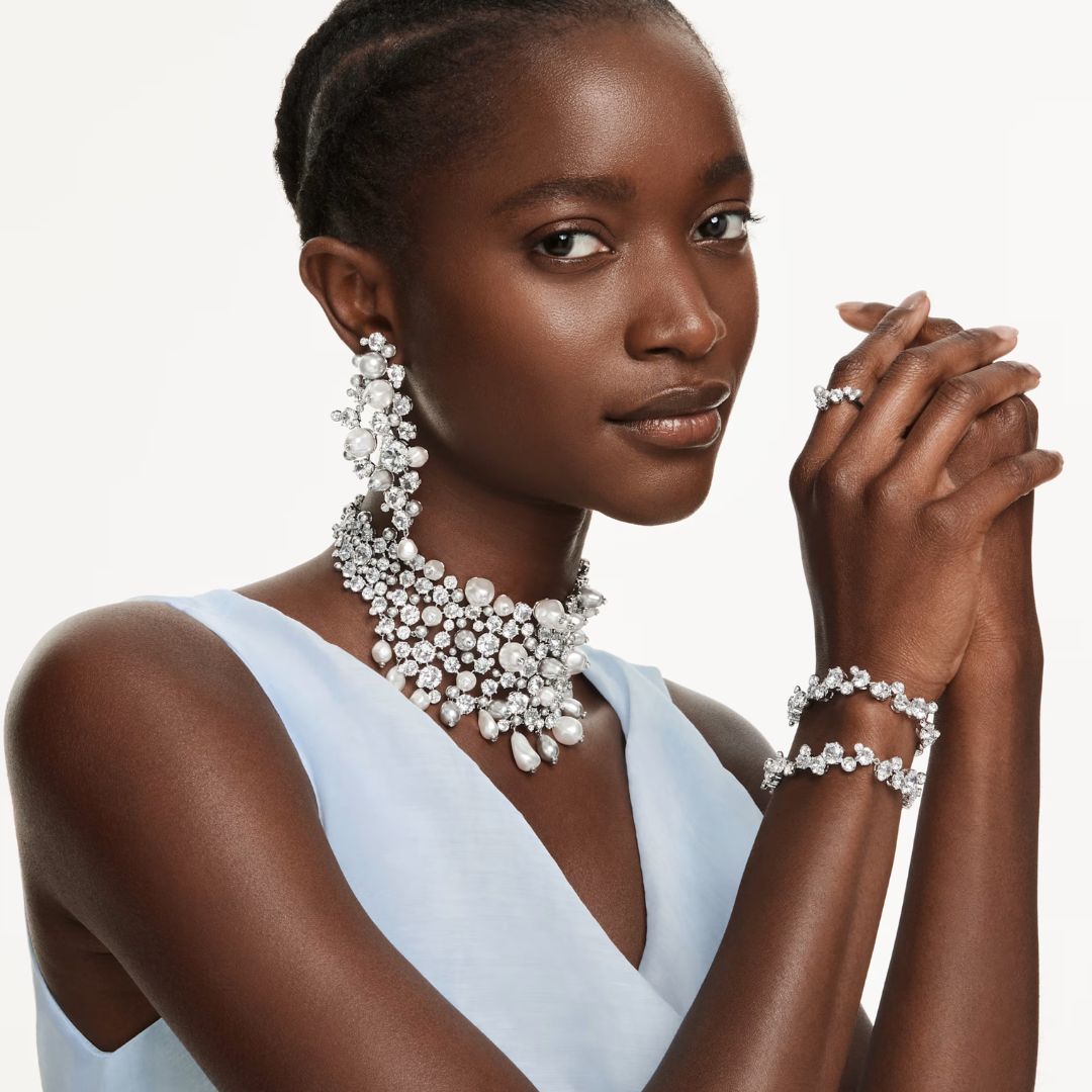 Swarovski Constella choker kaulakoru, vaalea metalli, kirkkaat kristallit ja valkoiset helmet 5722471