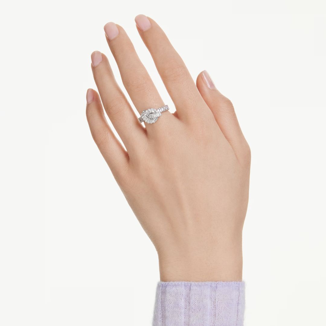 Swarovski Matrix sormus, vaalea metalli ja kirkkaat kristallit