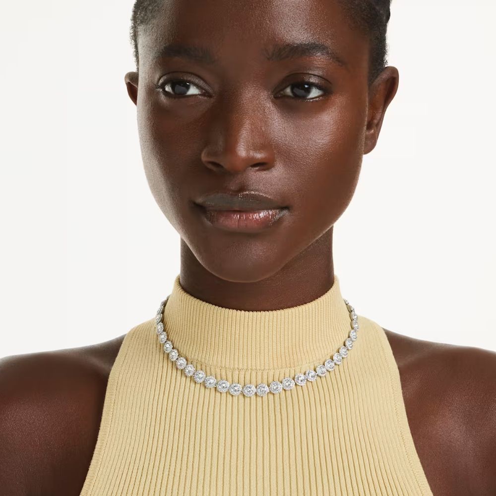 Swarovski Una Angelic kristallikaulakoru, vaalea kirkkailla kristalleilla mallin ylle puettuna, 5117703 - Swarovski - Laatukoru