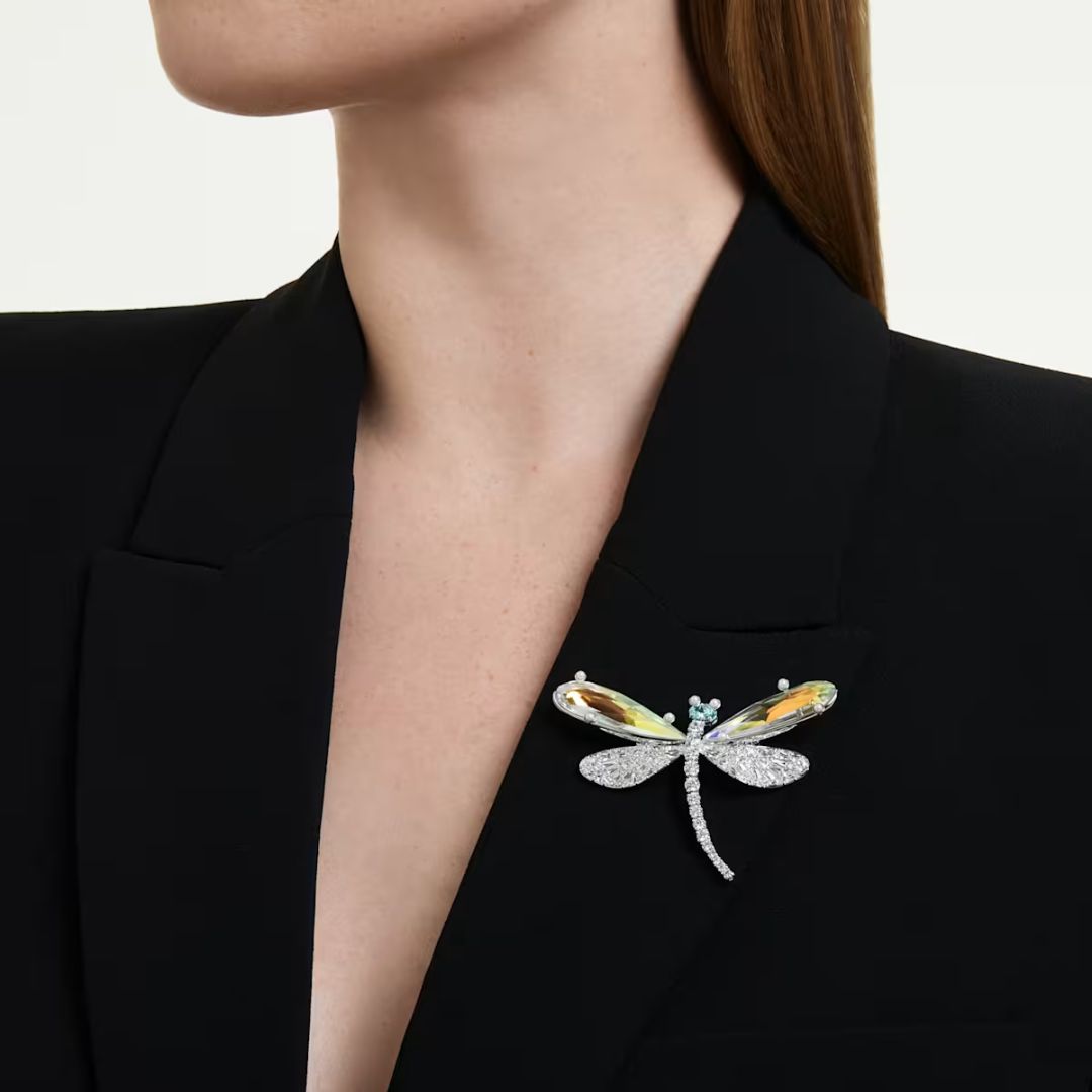 Swarovski x Ariana Grande Dragonfly rintakoru, kirkkaat kristallit ja kristallihelmet, 5749193