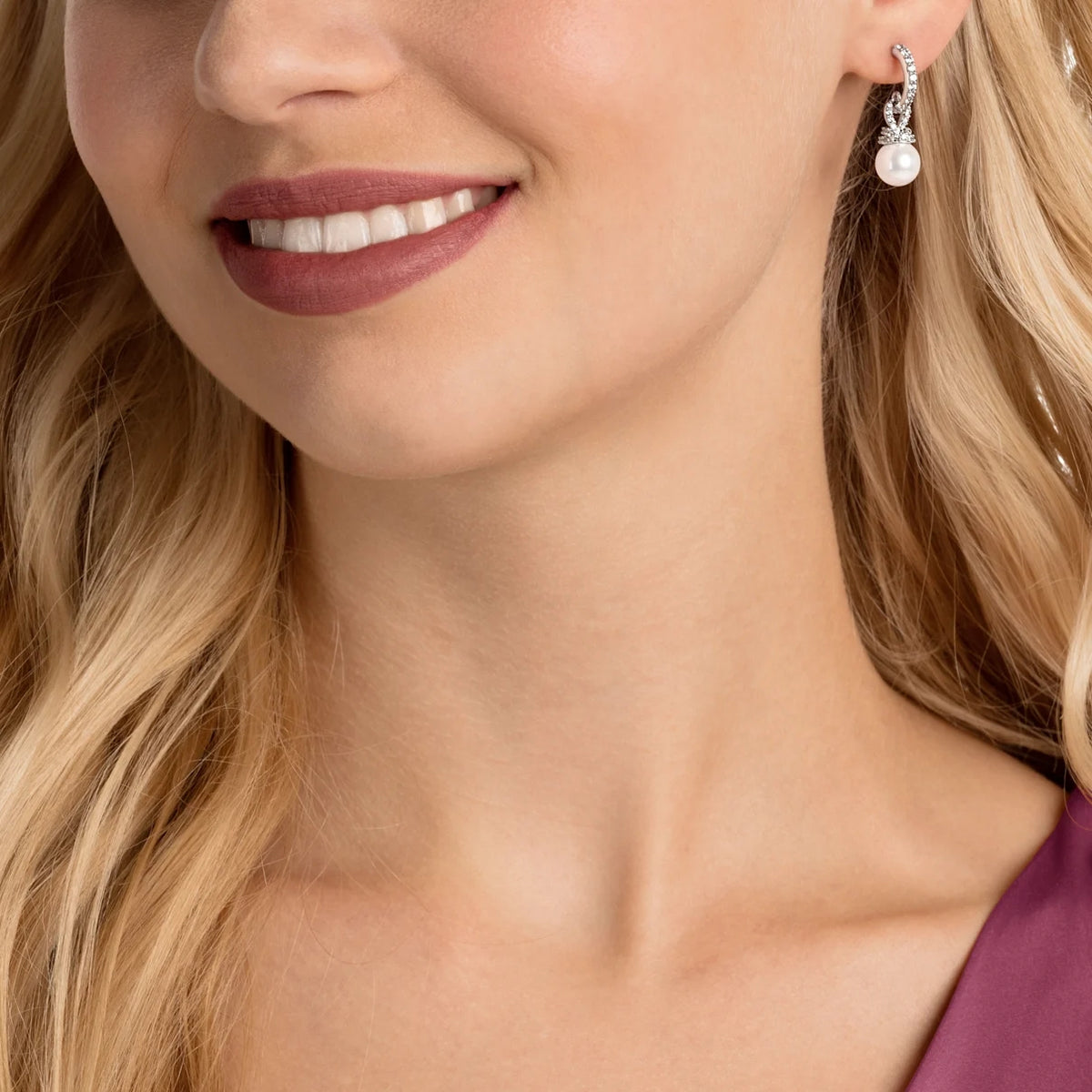 Swarovski Originally korvakorut, valkoinen, roikkuvalla helmellä - Swarovski - Laatukoru