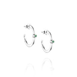 Efva Attling Micro Blink Hoops korvakorut, hopea ja vihreä smaragdi