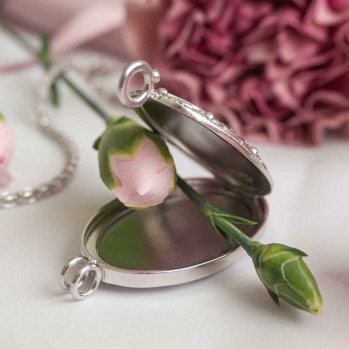 Lumoava Primavera riipus, iso medaljonki - Lumoava - Laatukoru